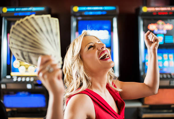 Live Roulette dealer and wheel at result jepang studio